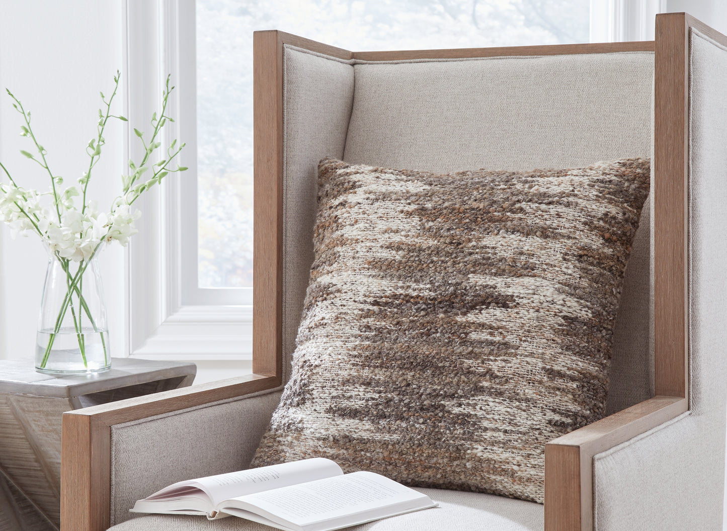 Orange Furniture Outlet - Ashley Furniture - Nealton Pillows - Pillow (4/CS) / Brown/White - A1001050