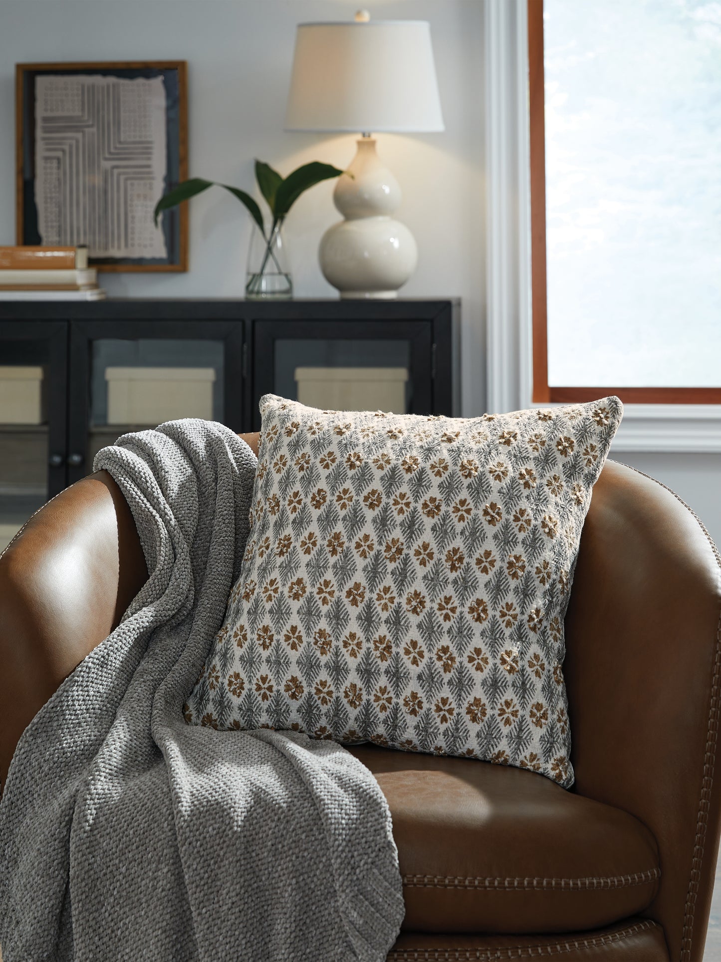 Orange Furniture Outlet - Ashley Furniture - Dainwick Pillows - Pillow (4/CS) / White/Gray/Brown - A1001102