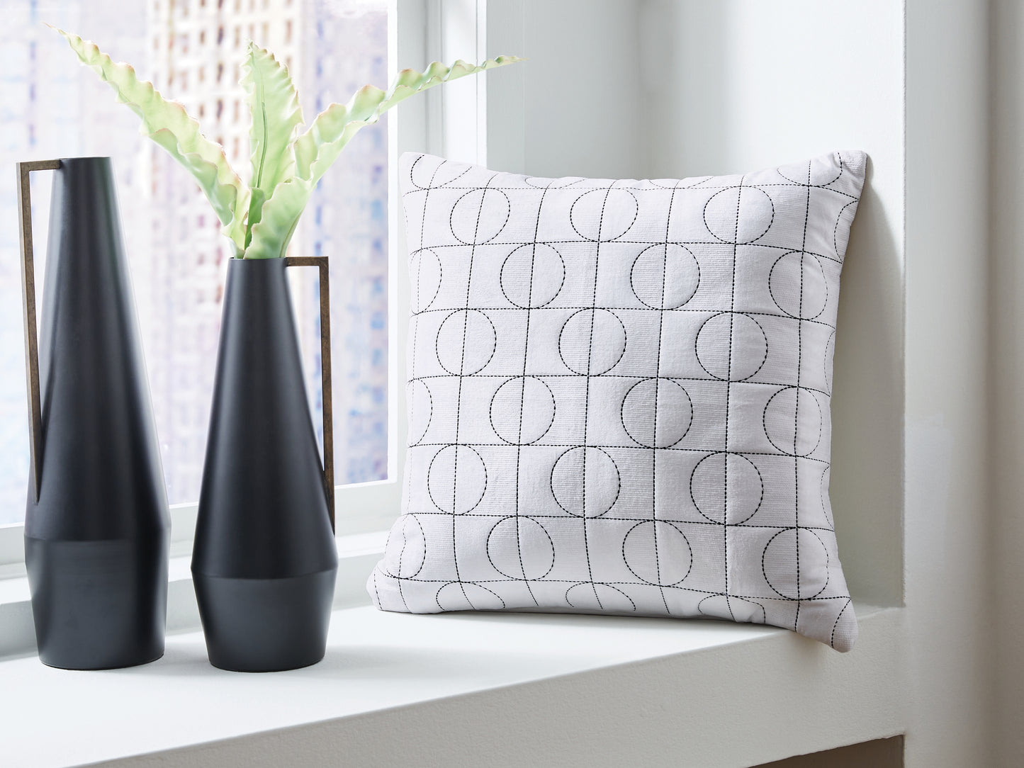 Orange Furniture Outlet - Ashley Furniture - Kydner Pillows - Pillow (4/CS) / White/Black - A1001107