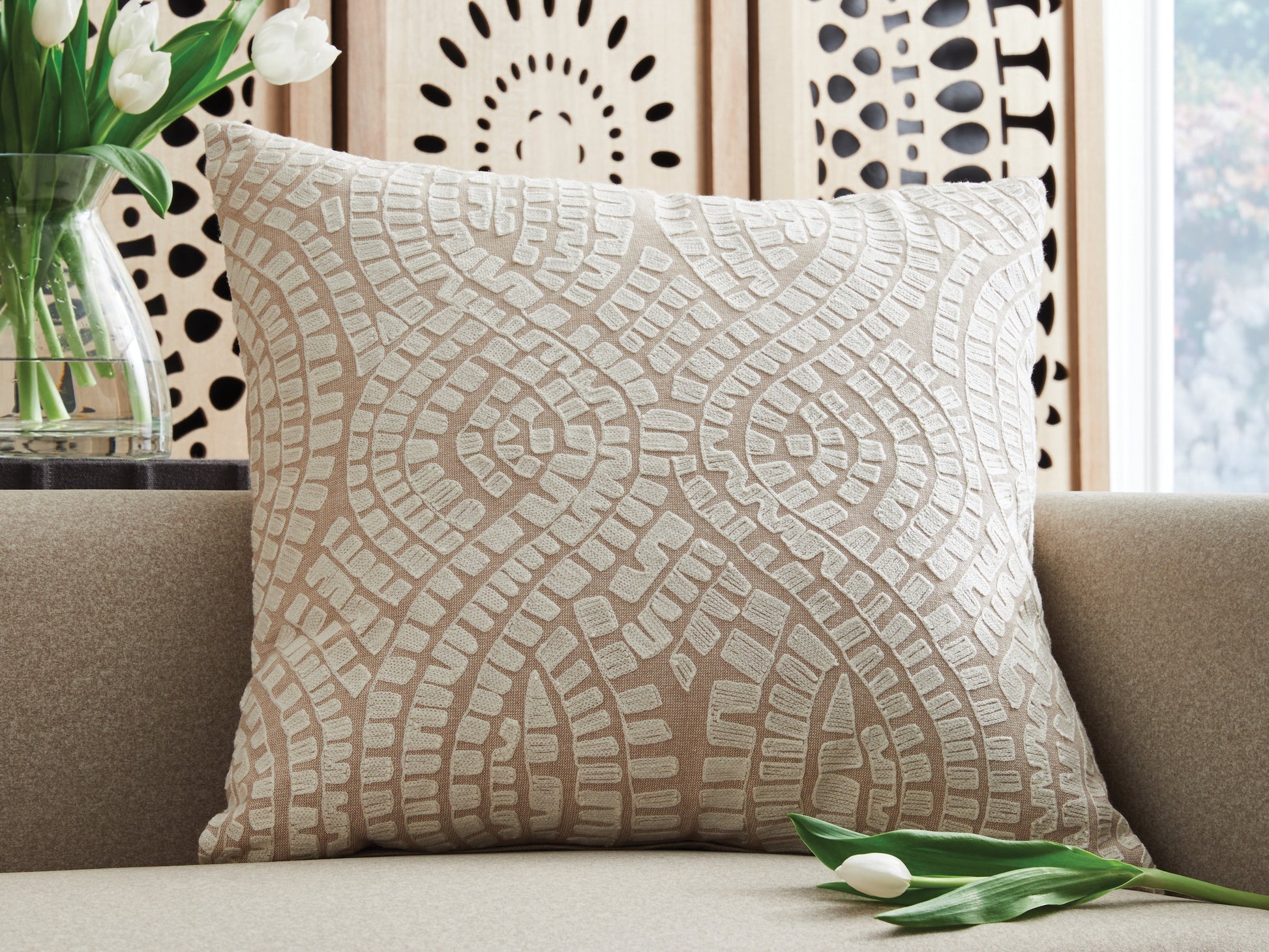 Orange Furniture Outlet - Ashley Furniture - Cortlen Pillows - Pillow (4/CS) / Beige/Ivory - A1001122