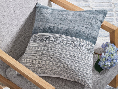 Orange Furniture Outlet - Ashley Furniture - Harperville Pillows - Pillow (4/CS) / Blue/White - A1001127