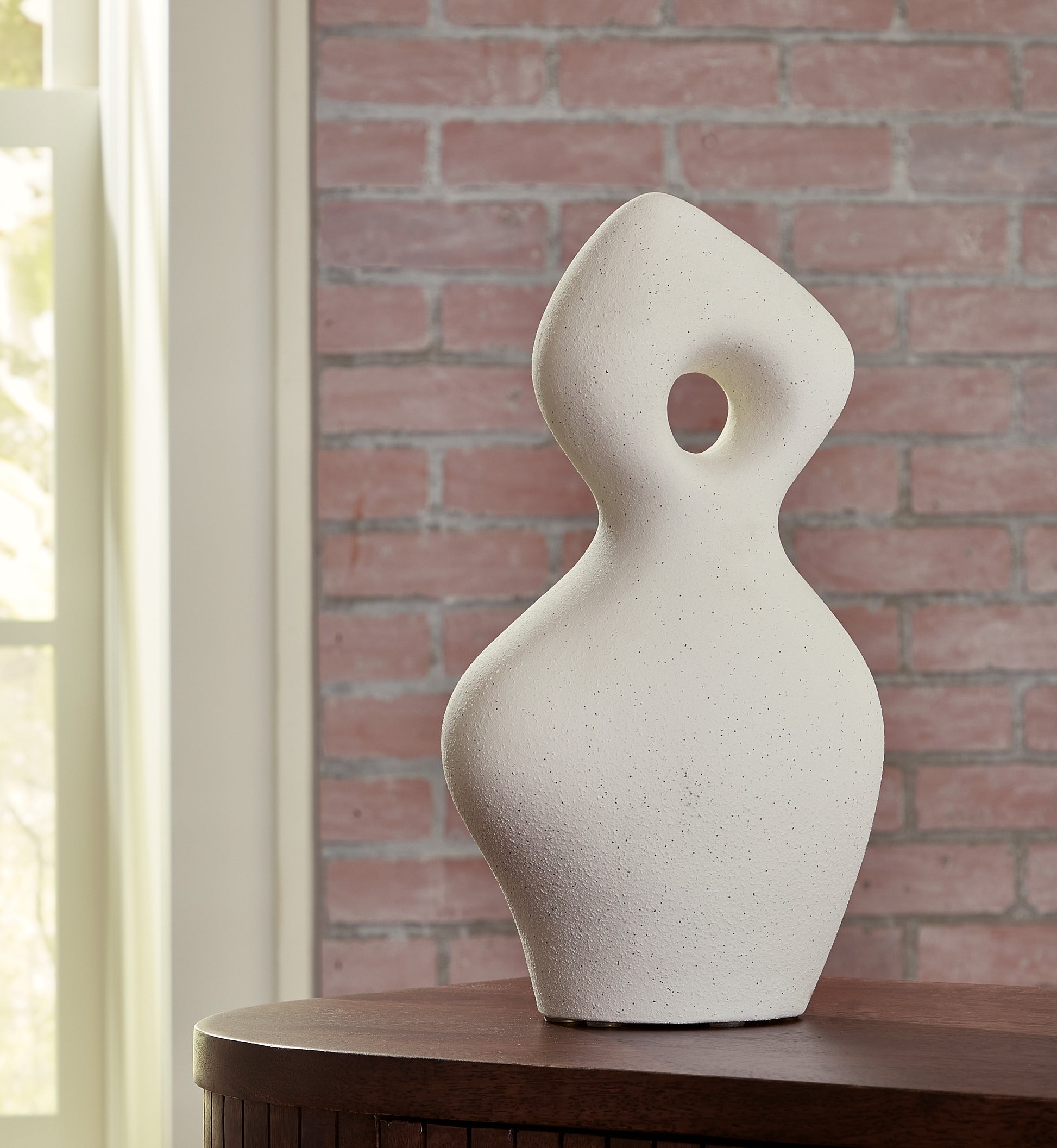 Orange Furniture Outlet - Ashley Furniture - Arthrow Sculpture - Sculpture / Off White - A2000650