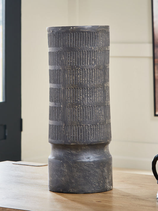 Orange Furniture Outlet - Ashley Furniture - Beninworth Vase - Vase - A2000879