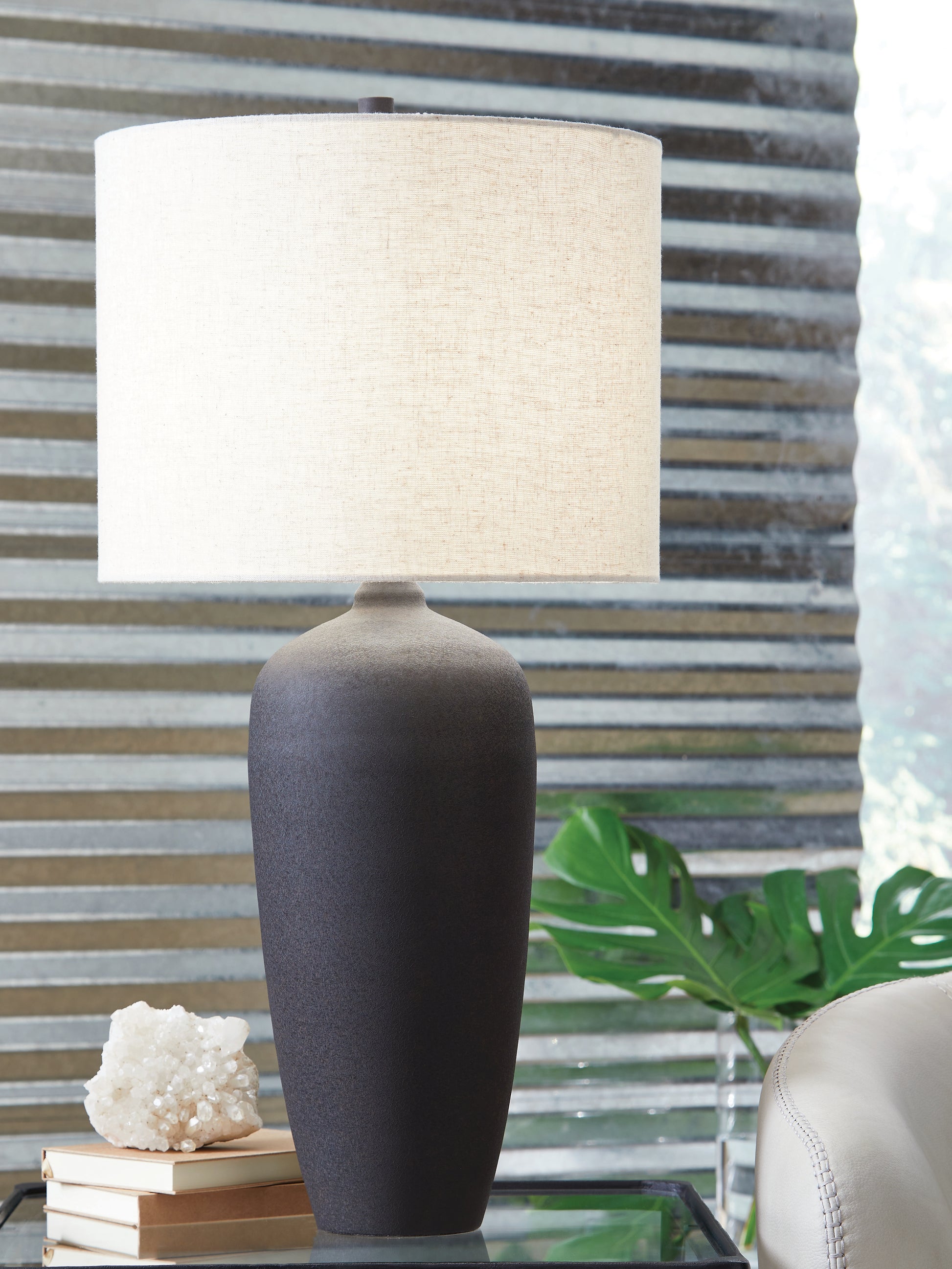 Orange Furniture Outlet - Ashley Furniture - Ryenburg Lighting - Metal Table Lamp (1/CN) / Black - L207584