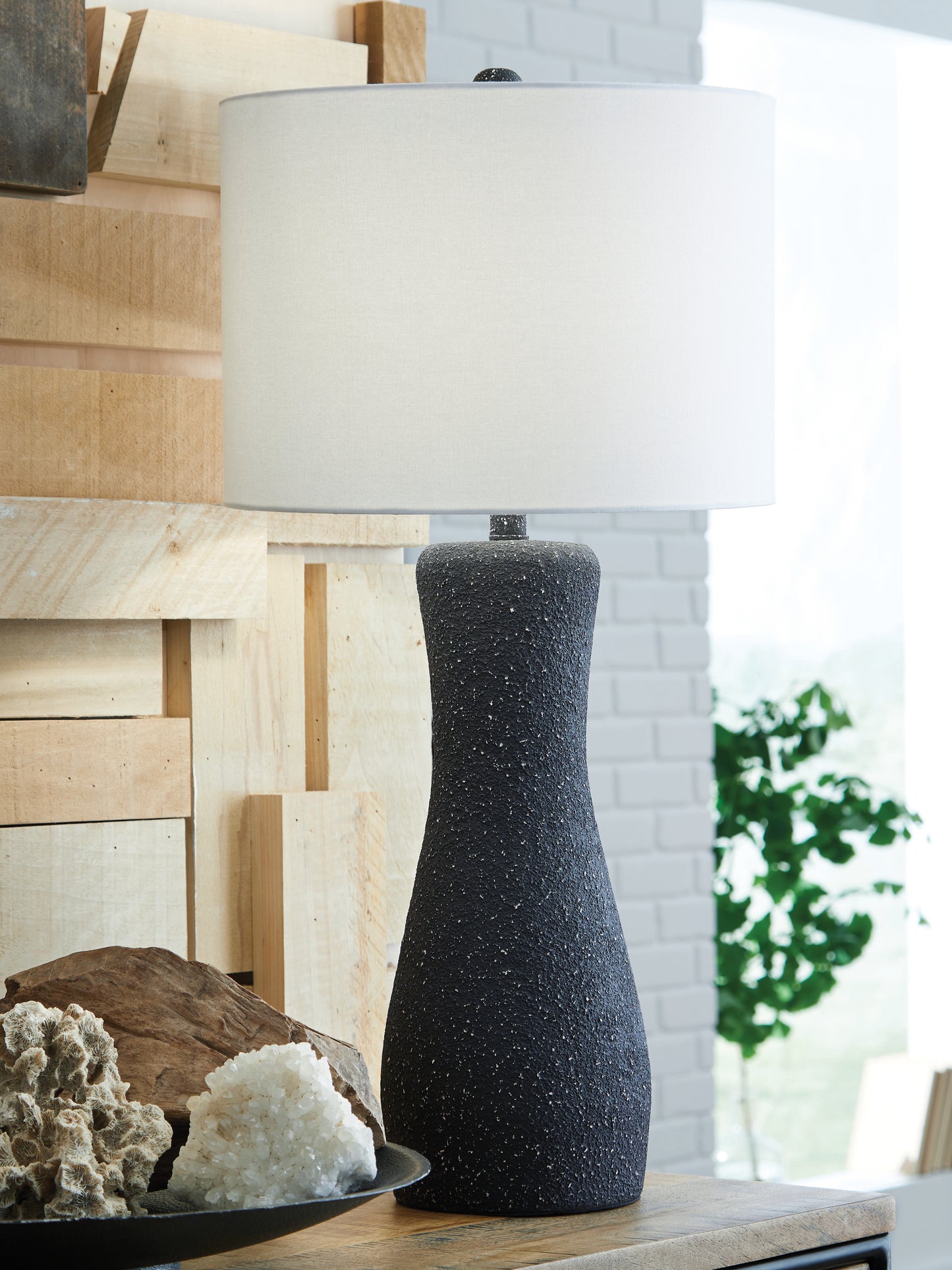 Orange Furniture Outlet - Ashley Furniture - Maykins Lighting - Metal Table Lamp (1/CN) / Black - L207634