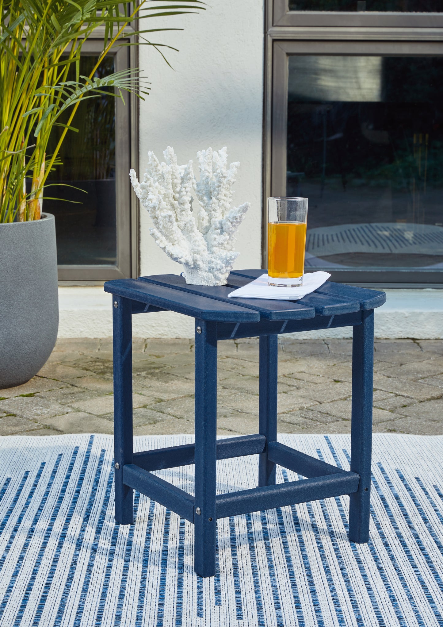 Orange Furniture Outlet - Ashley Furniture - Sundown Treasure Outdoor - End Table / Blue - P009-703