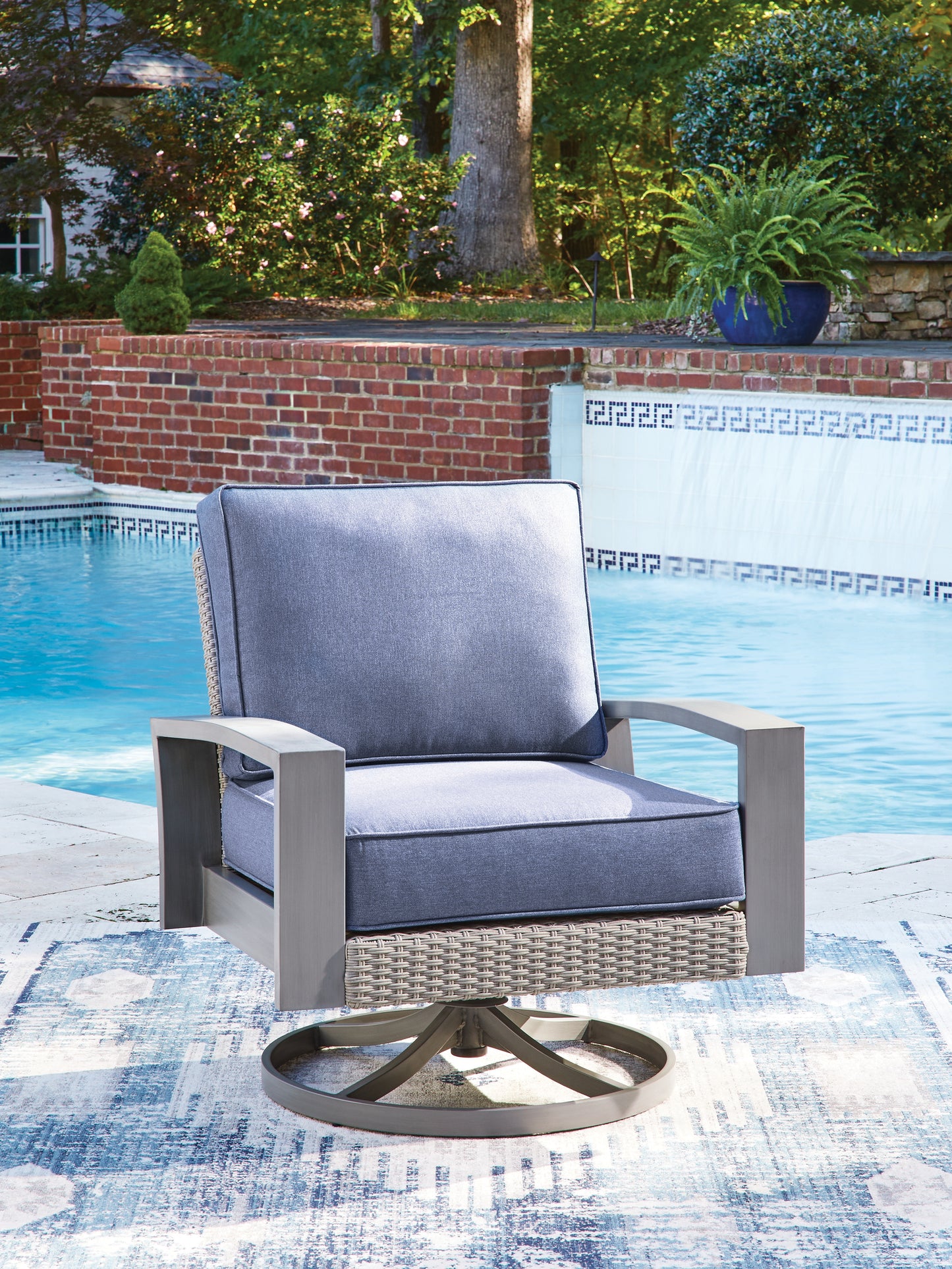 Orange Furniture Outlet - Ashley Furniture - Half Moon Beach Outdoor - Swivel Lounge w/ Cushion / Blue/Gray - PCP418-821