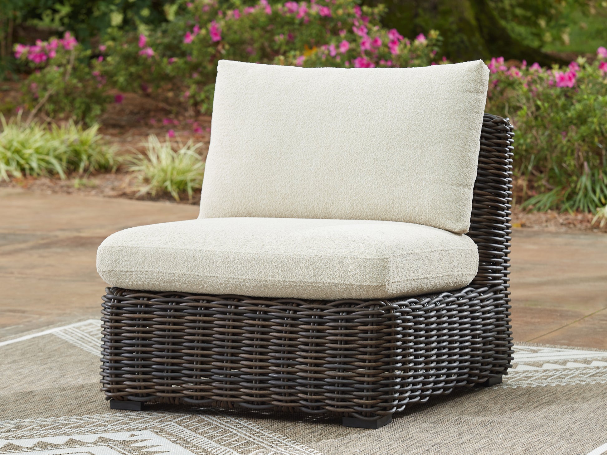 Orange Furniture Outlet - Ashley Furniture - Kimora Outdoor - Swivel Lounge Chair w/Cushion / Beige/Dark Brown - P711-810
