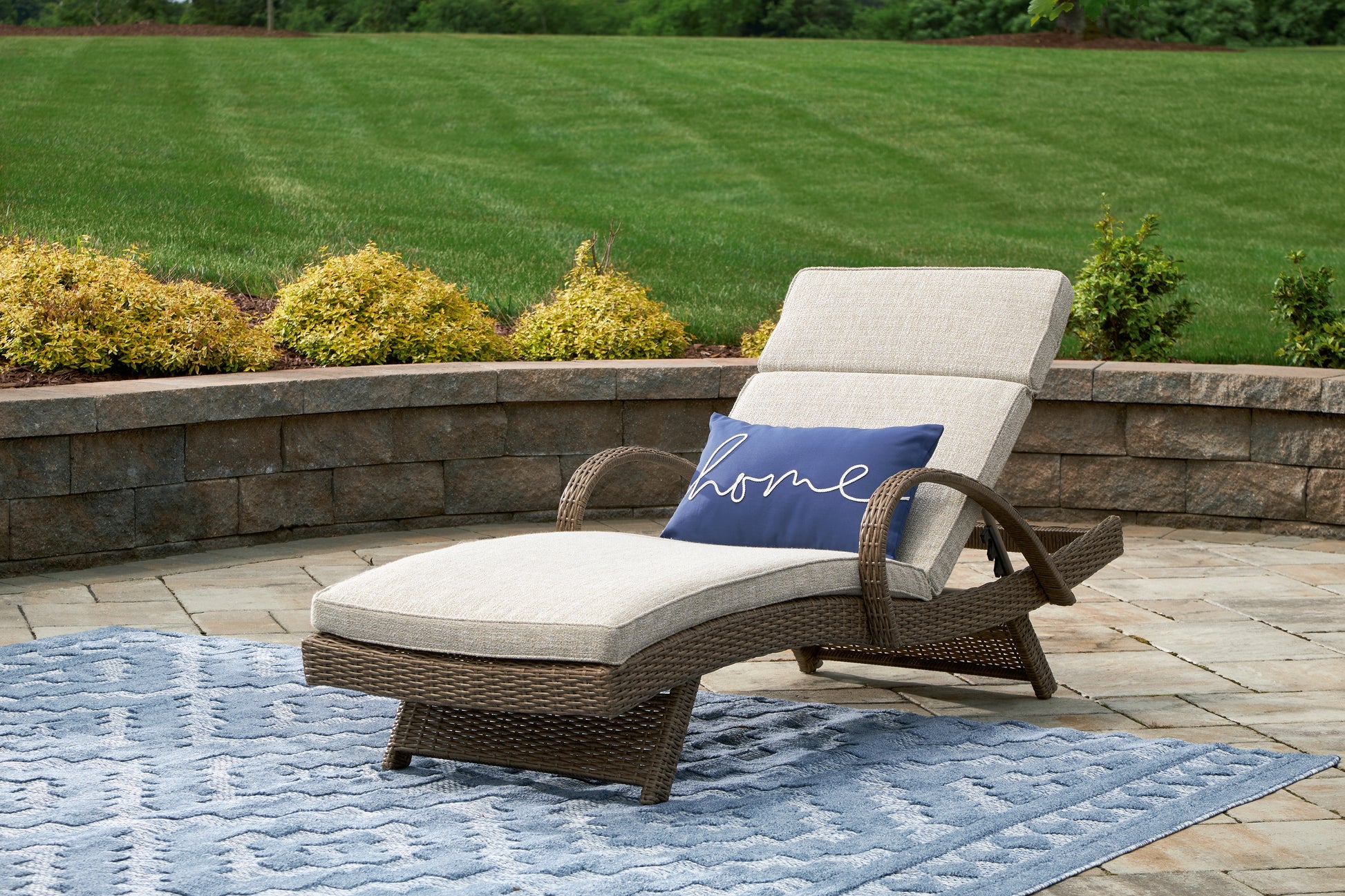 Orange Furniture Outlet - Ashley Furniture - Beachcroft Outdoor - Chaise Lounge with Cushion / Beige - P791-815