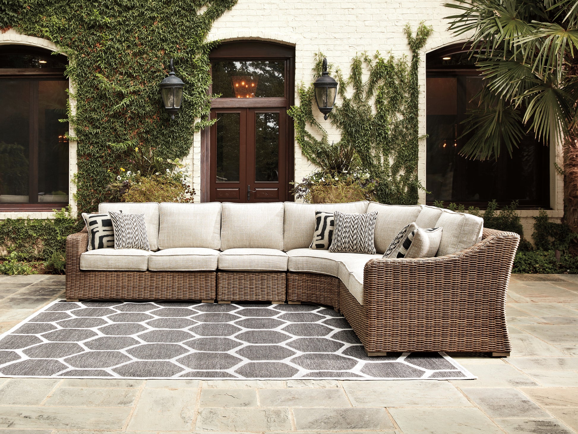 Orange Furniture Outlet - Ashley Furniture - Beachcroft Outdoor - 4-Piece Outdoor Seating Set / Beige - P791P7