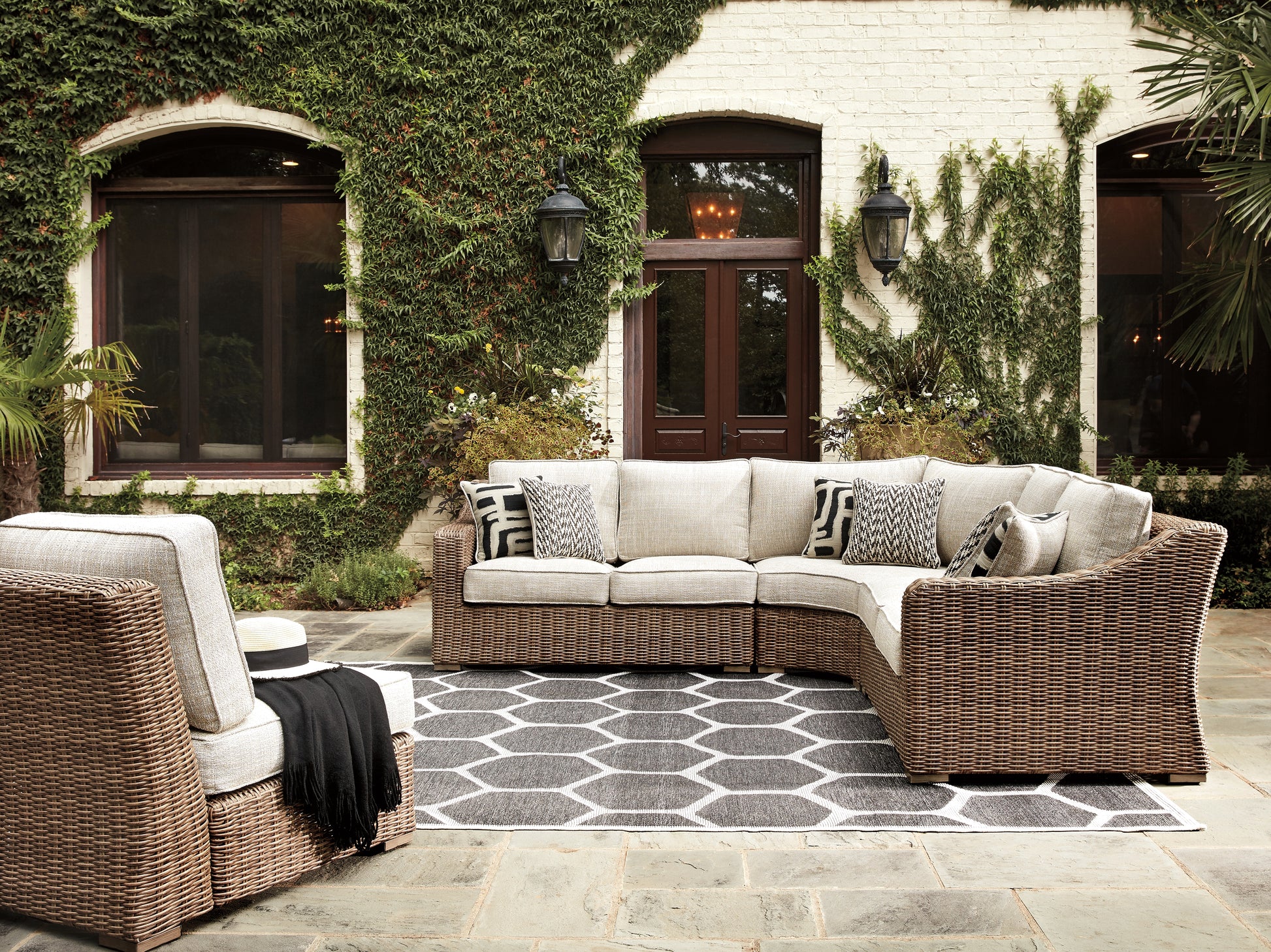 Orange Furniture Outlet - Ashley Furniture - Beachcroft Outdoor - 5-Piece Outdoor Seating Set / Beige - P791P8