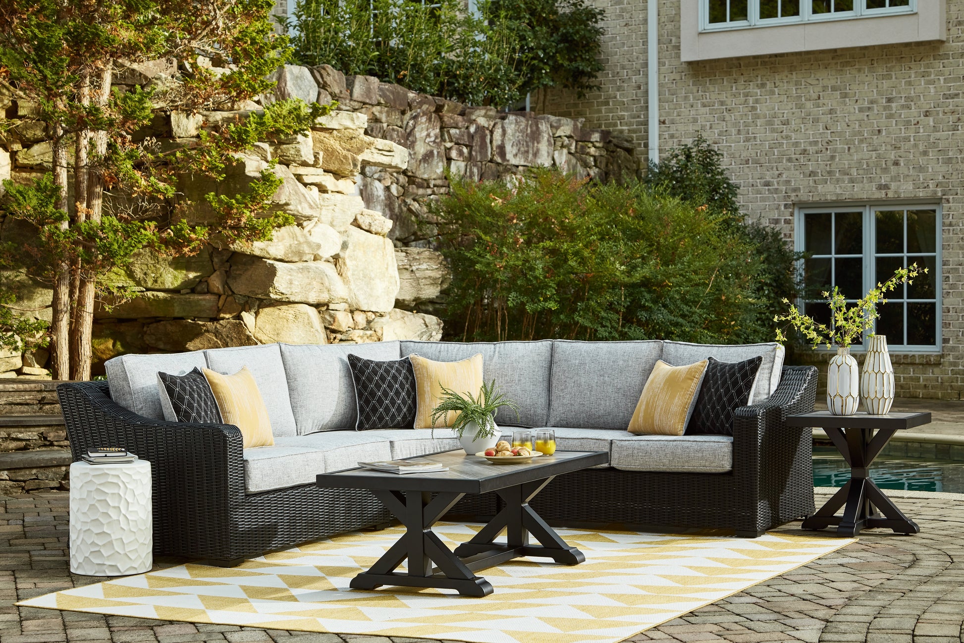Orange Furniture Outlet - Ashley Furniture - Beachcroft Outdoor - 3-Piece Outdoor Sectional / Black/Light Gray - P792P1