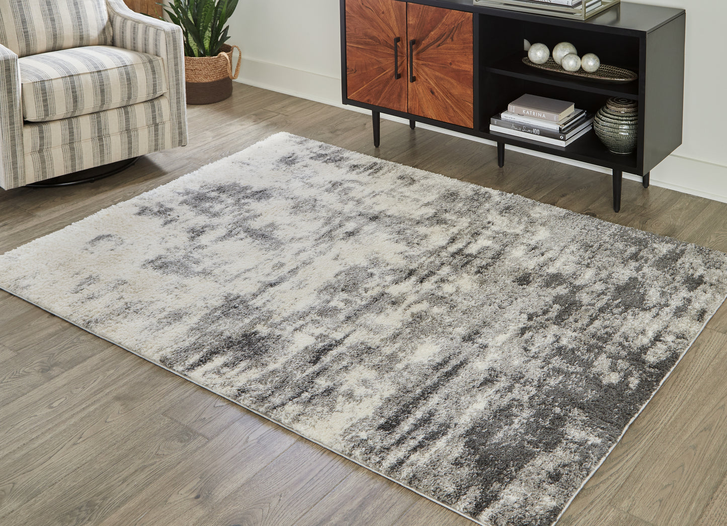 Orange Furniture Outlet - Ashley Furniture - Gerdie Rug - 5'3" x 7'3" Rug / Cream/Gray - R404992