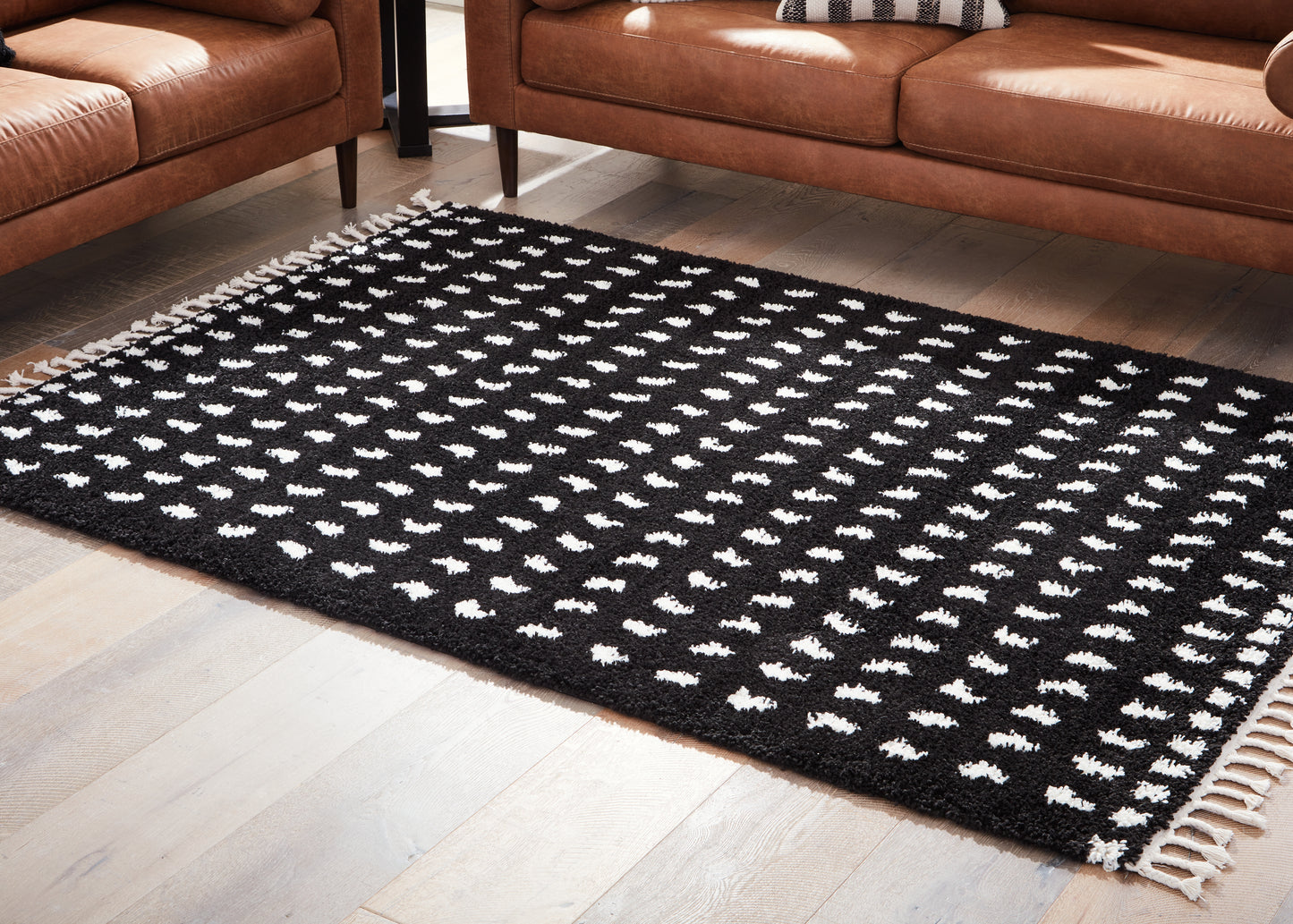Orange Furniture Outlet - Ashley Furniture - Minston Rug - 8' x 10' Rug / Black/White - R405951