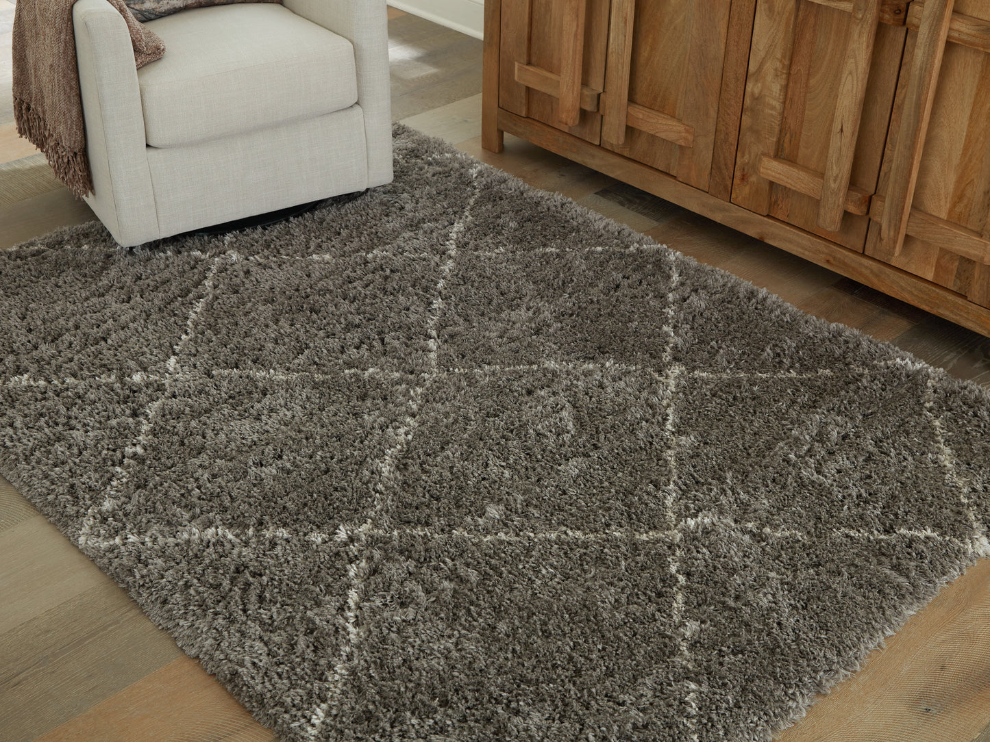 Orange Furniture Outlet - Ashley Furniture - Wrenlow Rug - 5' x 7' Rug / Gray/Cream - R407222