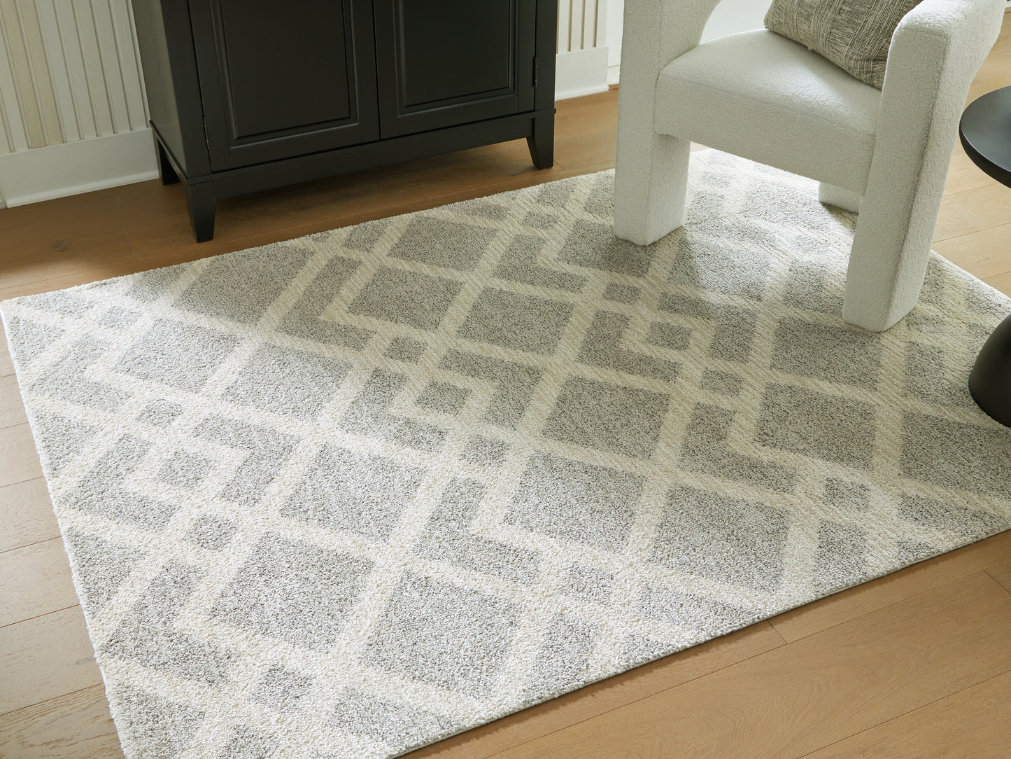 Orange Furniture Outlet - Ashley Furniture - Unawick Rug - Medium Rug / Gray/Ivory - R407332