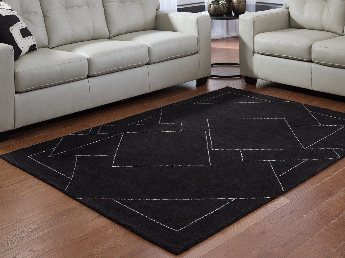 Orange Furniture Outlet - Ashley Furniture - Marav Rug - 5' x 7' Area Rug / Black/White - R407532