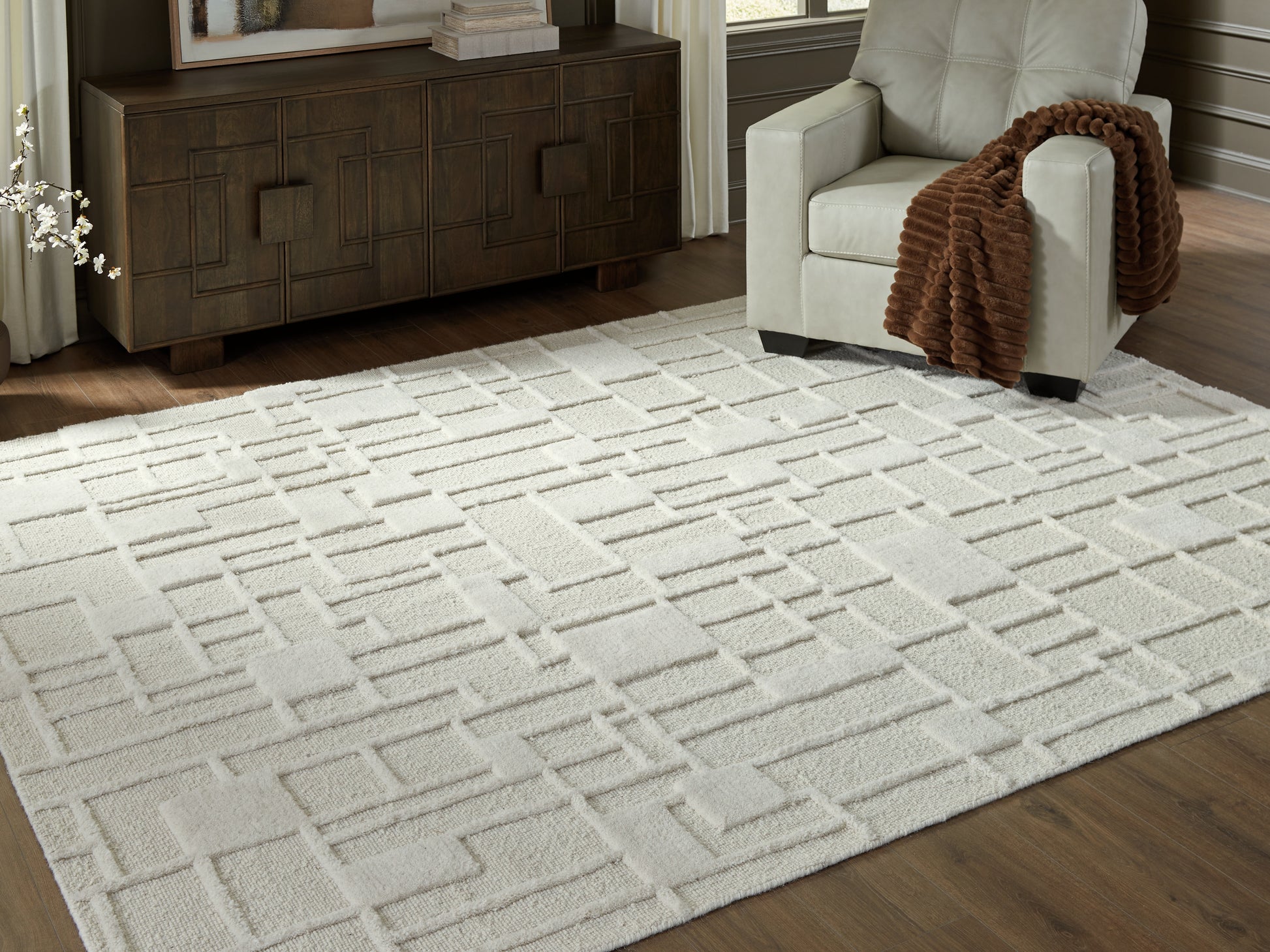 Orange Furniture Outlet - Ashley Furniture - Empriss Rug - 7'8" x 10' Area Rug / Ivory - R407621