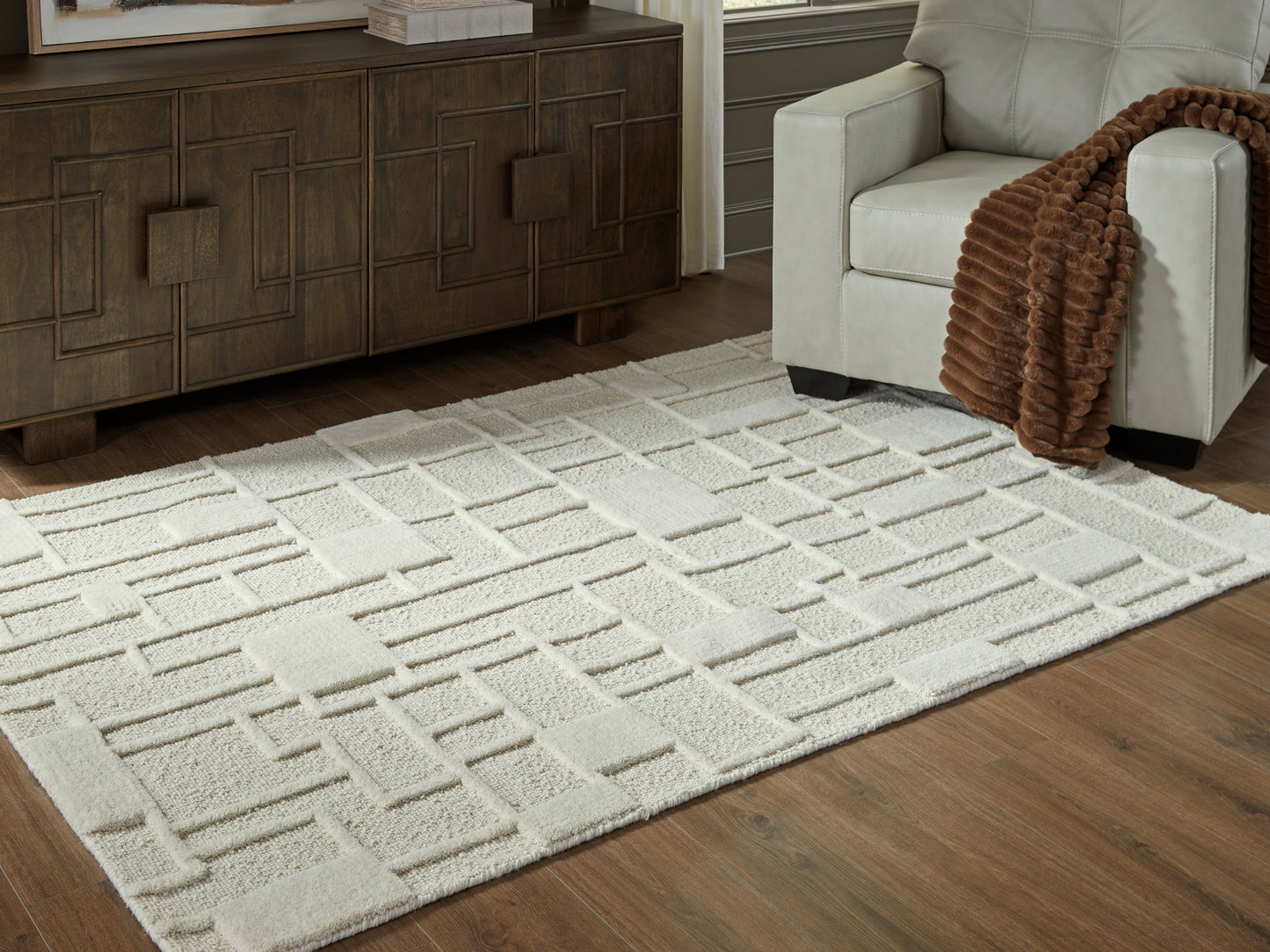Orange Furniture Outlet - Ashley Furniture - Empriss Rug - 5' x 7' Area Rug / Ivory - R407622