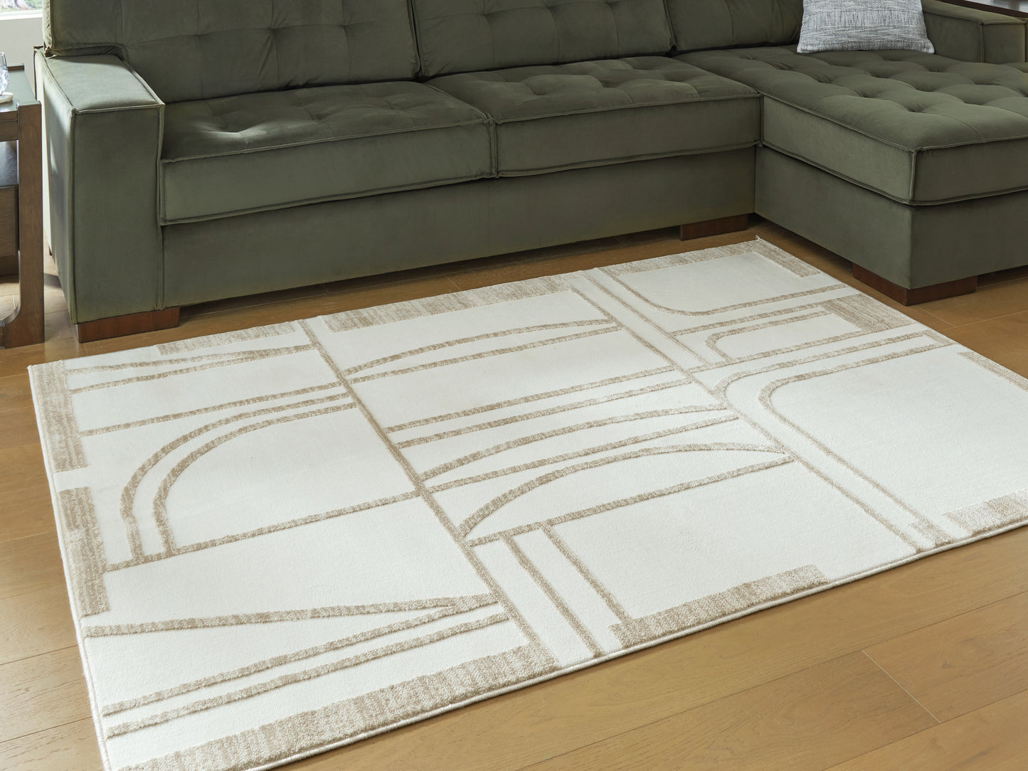 Orange Furniture Outlet - Ashley Furniture - Farongrove Rug - 5'3" x 7' Area Rug / Ivory/Beige - R407672
