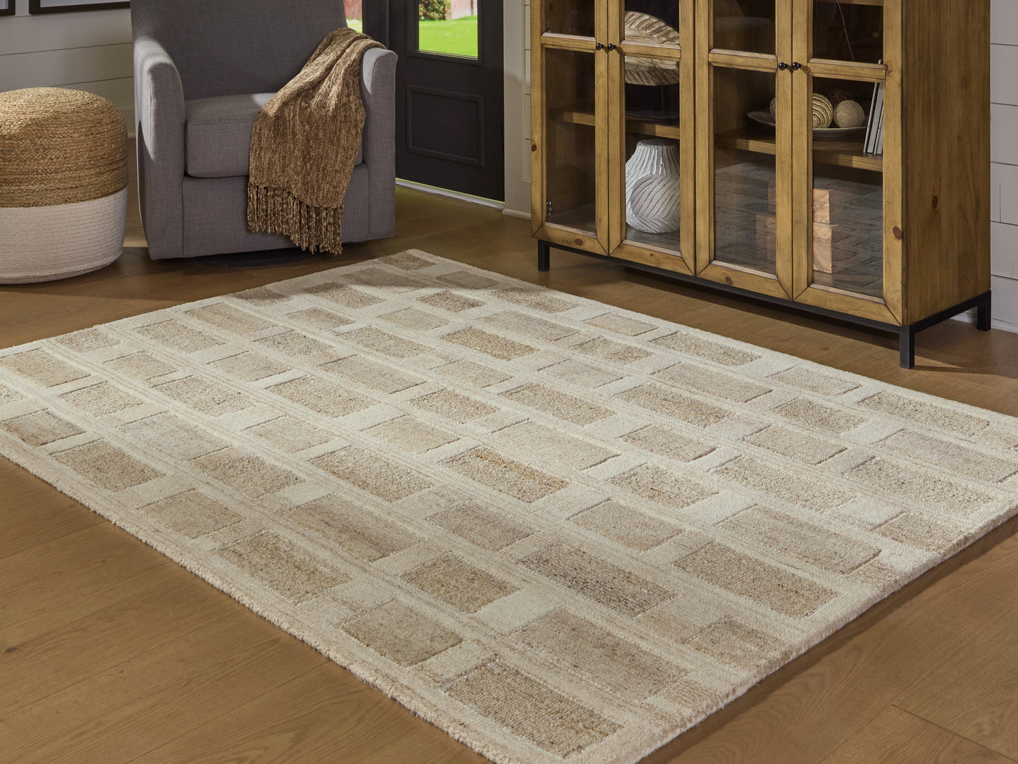 Orange Furniture Outlet - Ashley Furniture - Lisgrove Rug - 5' x 7' Area Rug / Tan/Brown/White - R407712