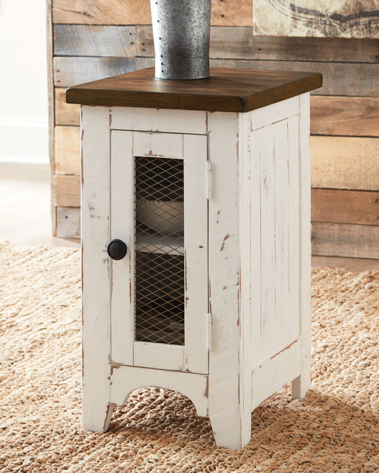 Orange Furniture Outlet - Ashley Furniture - Wystfield Chairside End Table - Chair Side End Table / White/Brown - T459-7