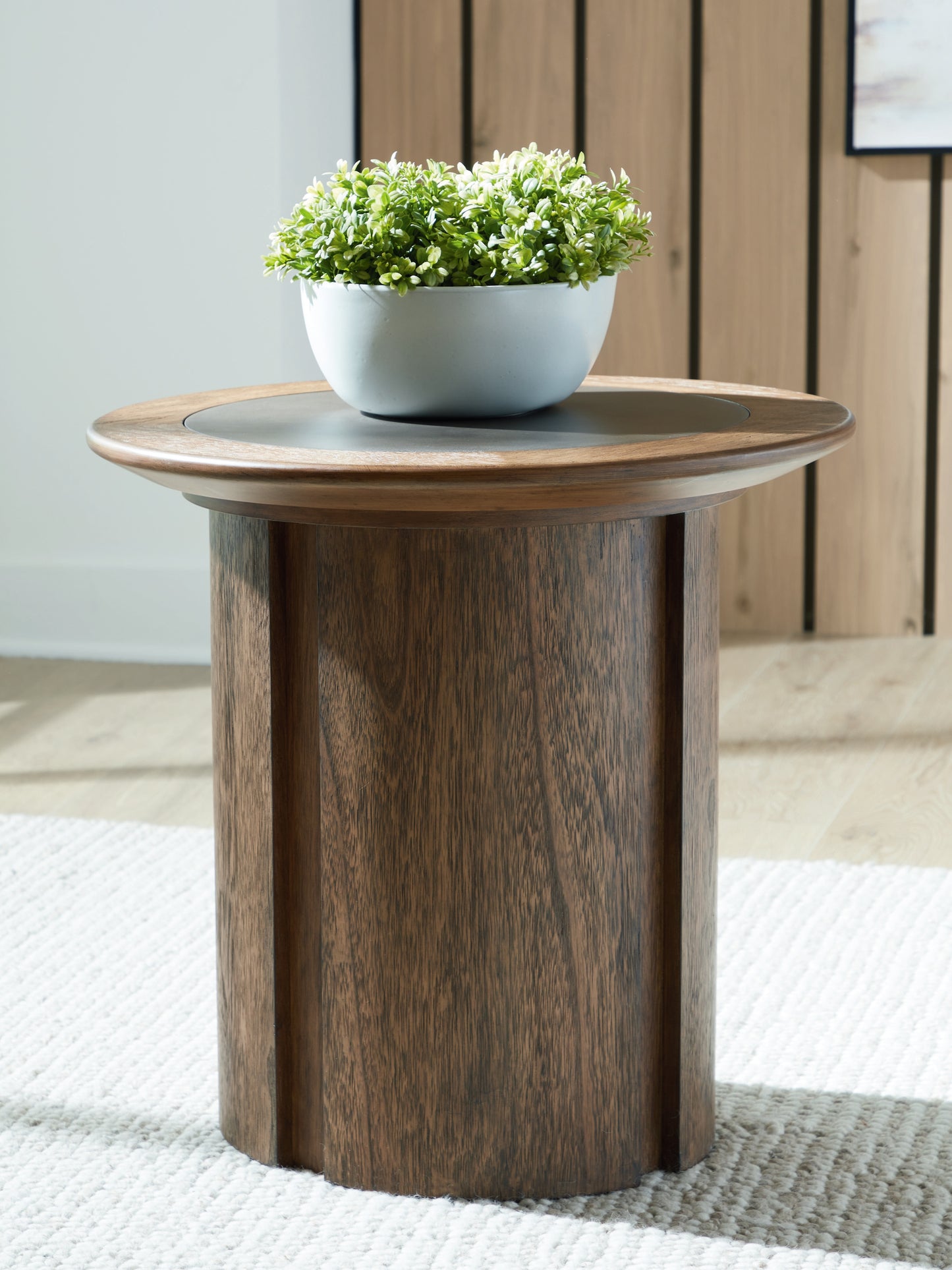 Orange Furniture Outlet - Ashley Furniture - Dontayne End Table - Round End Table - T563-6
