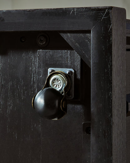 Rylandyn Lift-Top Coffee Table