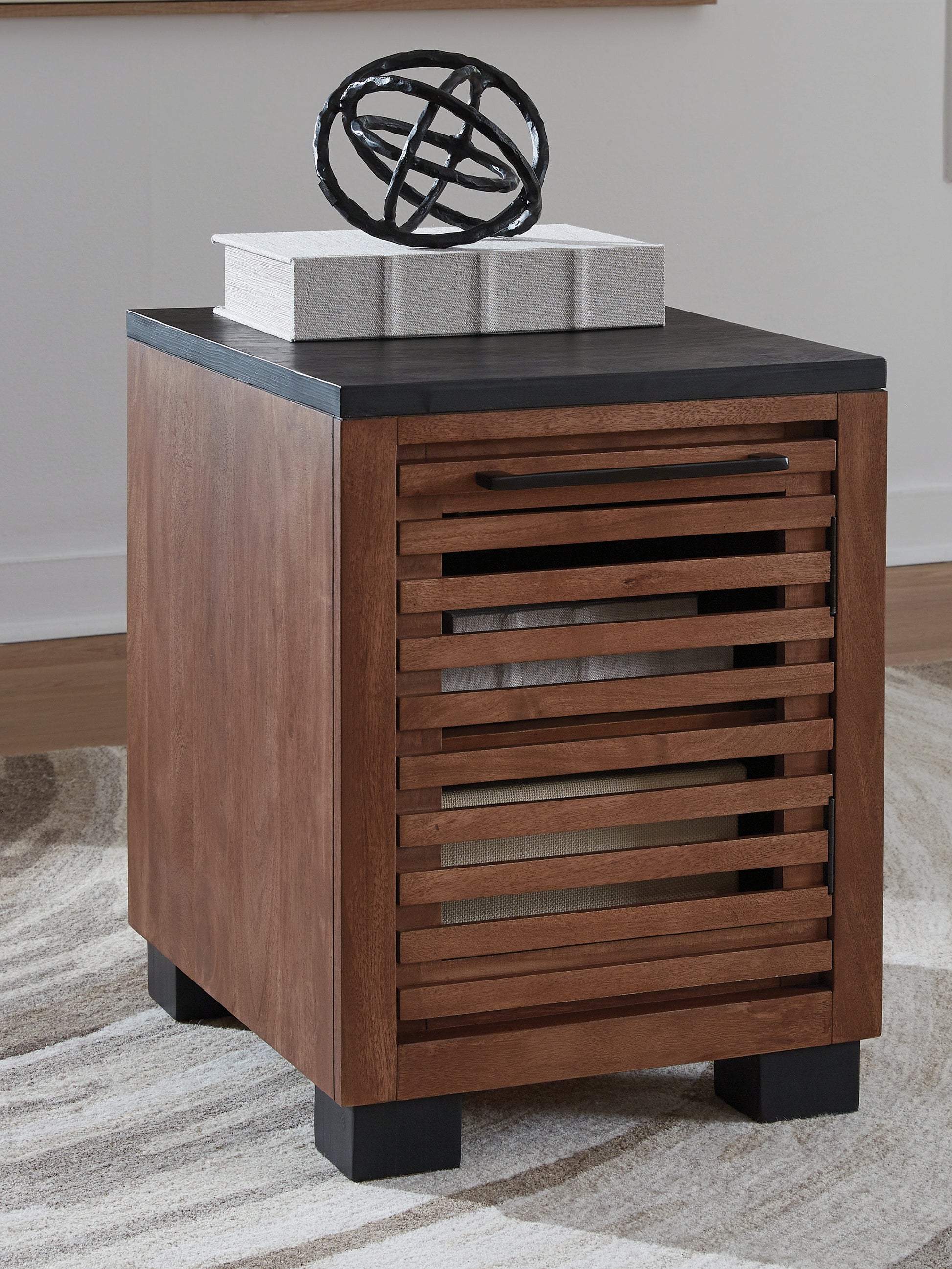 Orange Furniture Outlet - Ashley Furniture - Kallari Chairside End Table - Chair Side End Table / Warm Brown/Black - T737-7